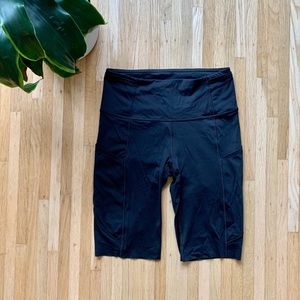 Lululemon black fast and free bike shorts.